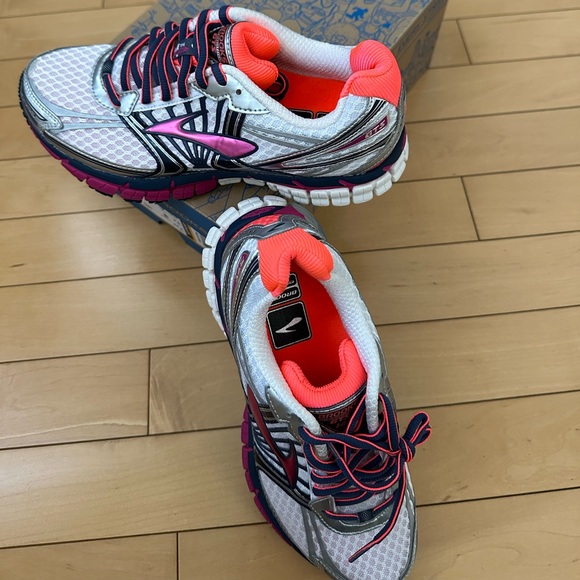 New BROOKS ADRENALINE GTS 14 size 7,5 - Picture 12 of 13